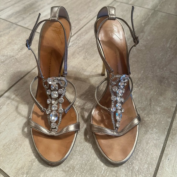 GIUSEPPE ZANOTTI SILVER CRYSTAL HEELS, SIZE 39 - Picture 1 of 2